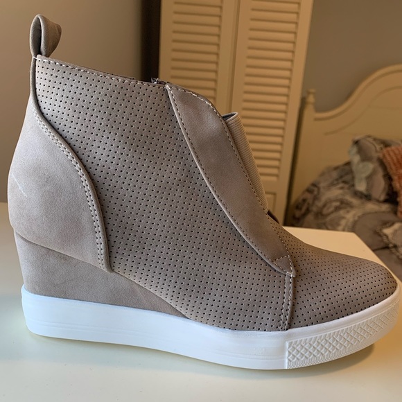 NWT Wedge Sneaker Bootie - Picture 3 of 5